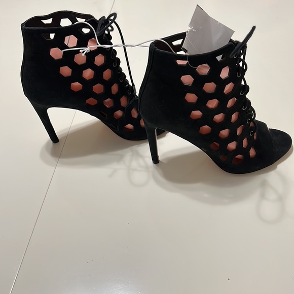 New Via Spiga Cage Black Suede Heels Size 8.5 - Picture 6 of 15